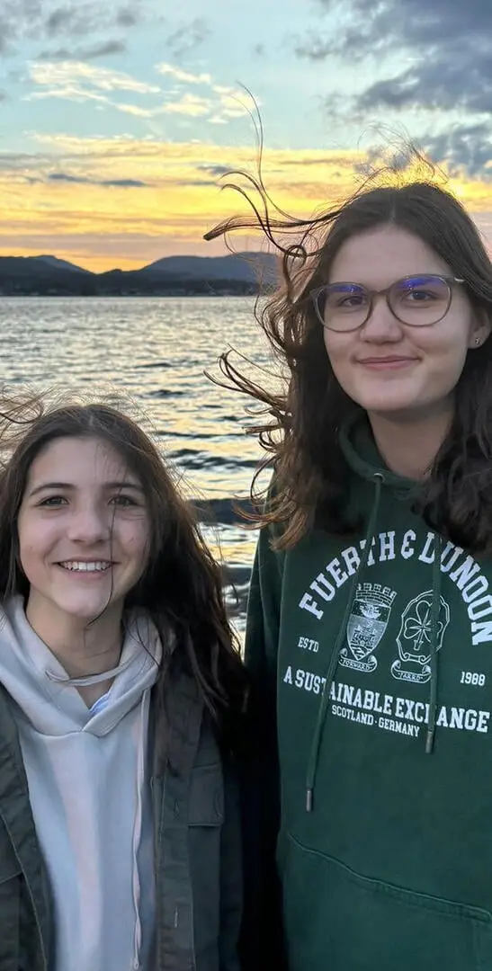 Emilia und Johanna beim Schüleraustausch in Schottland Emilia und Johanna beim Schüleraustausch in Schottland