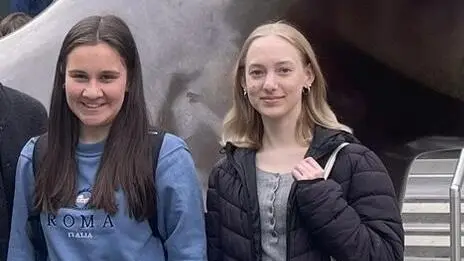 Anna und Nadina in England Anna und Nadina in England bei einem Schueleraustausch